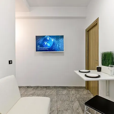 The White Axis With View And Self Check-in Апартаменти