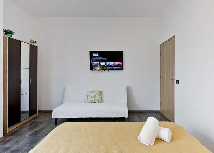 Апартаменты The White Axis With View And Self Check-in *