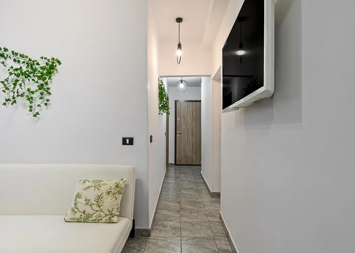 The White Axis With View And Self Check-in *