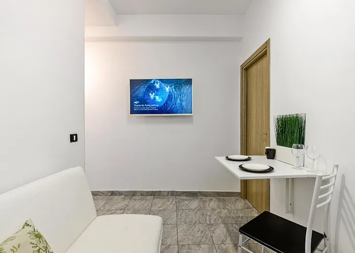 The White Axis With View And Self Check-in Apartment