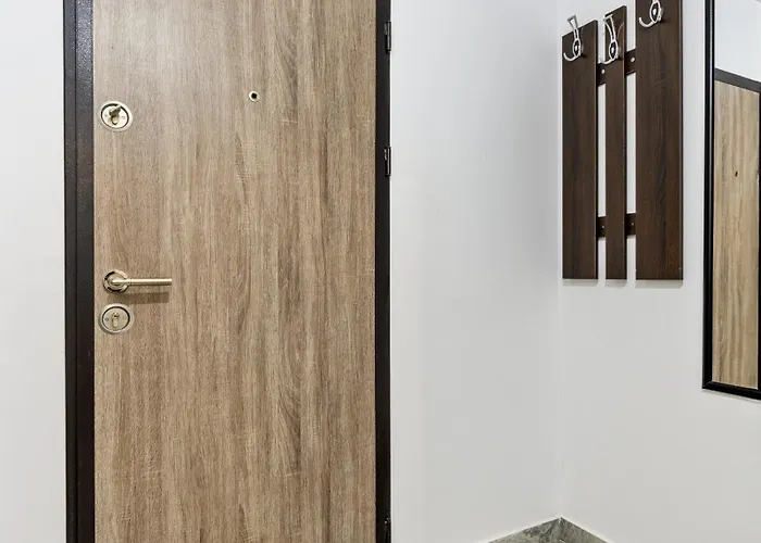 The White Axis With View And Self Check-in