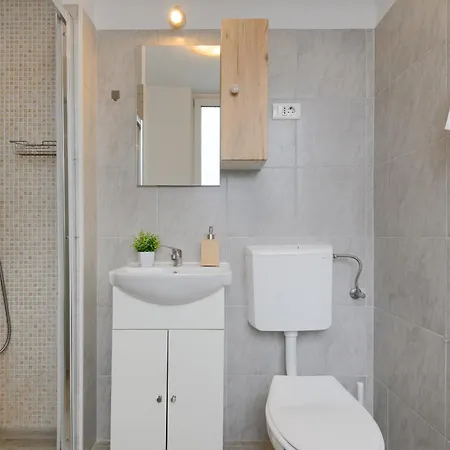 아파트 The White Axis With View And Self Check-in 부쿠레슈티